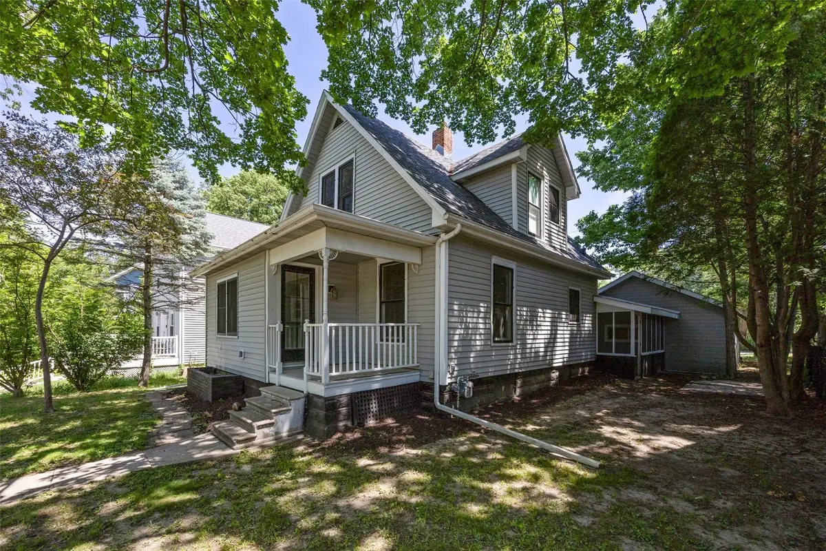 818 Rundell St, Iowa City, IA 52240 - #1