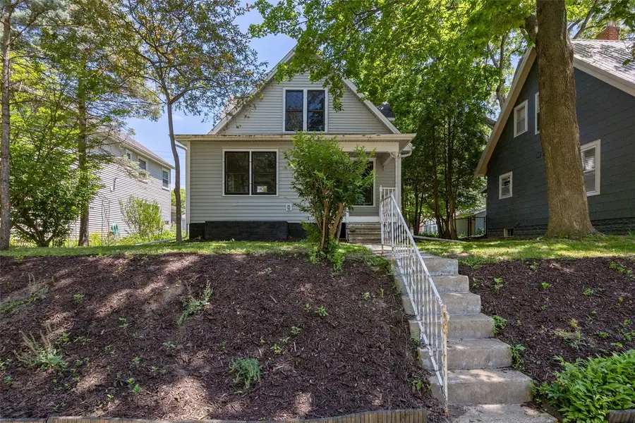 818 Rundell St, Iowa City, IA 52240 - #3