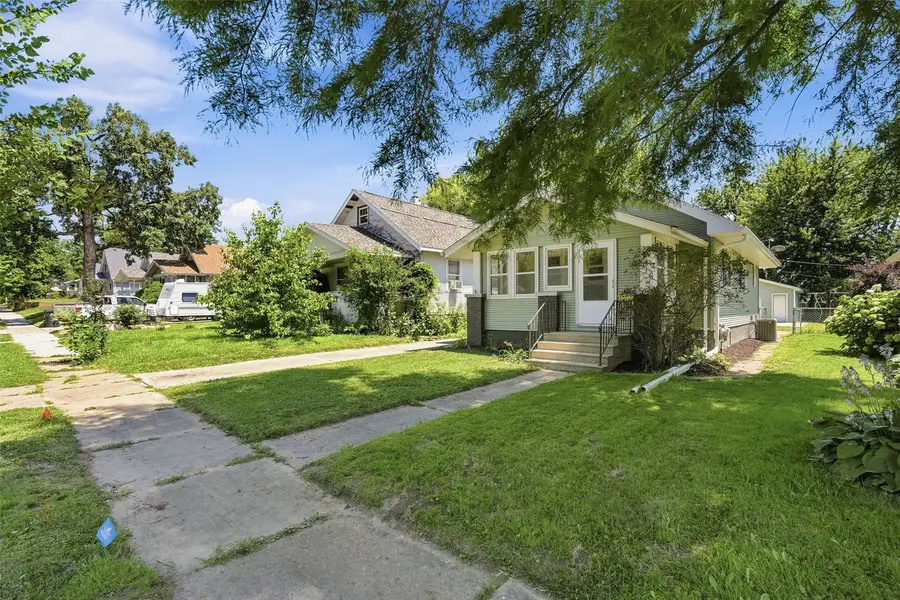 916 Daniels Ne, Cedar Rapids, IA 52402 - #2