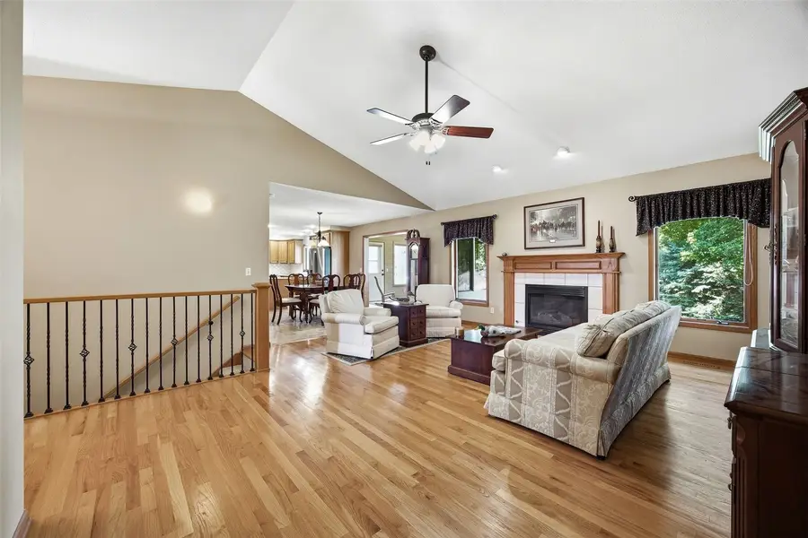 300 N 15th Avenue, Hiawatha, IA 52233 - #3