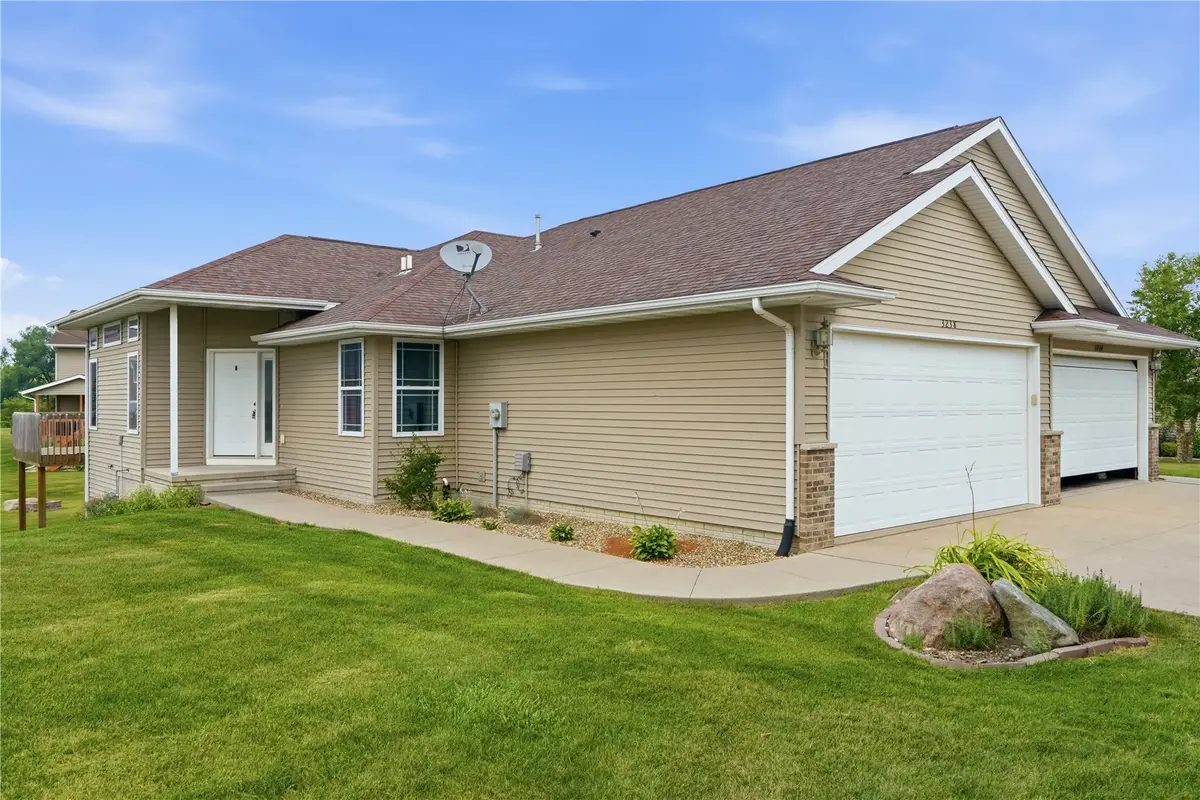 3238 Blackberry Circle Sw, Cedar Rapids, IA 52404 - #1