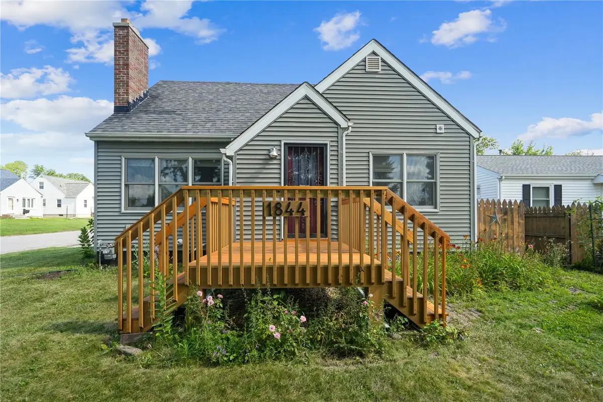 1844 B Avenue Nw, Cedar Rapids, IA 52405 - #1