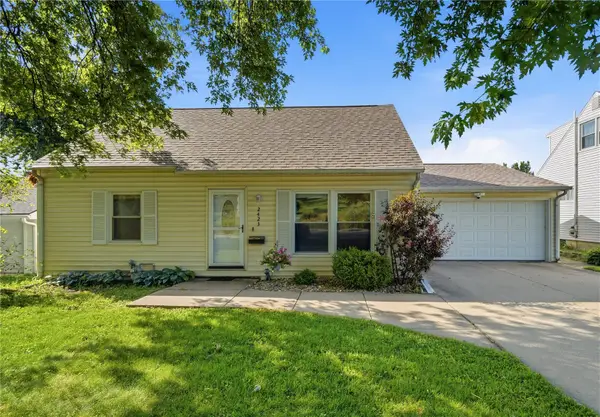 2423 1st Sw, Cedar Rapids, IA 52405