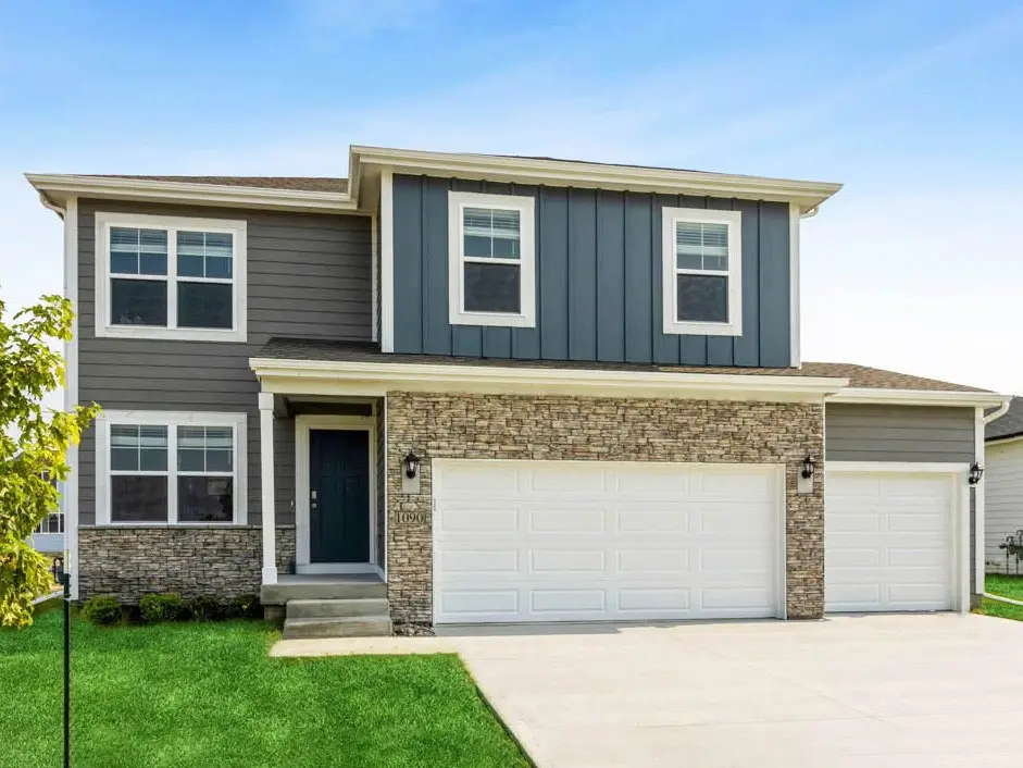 3917 Rueben Drive, Marion, IA 52302 - #1