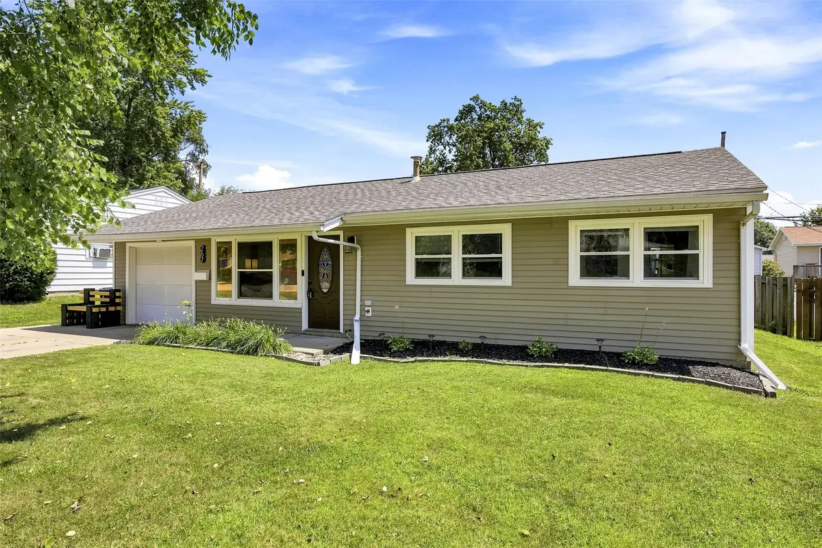 267 Drinkward Street Nw, Cedar Rapids, IA 52405 - #1