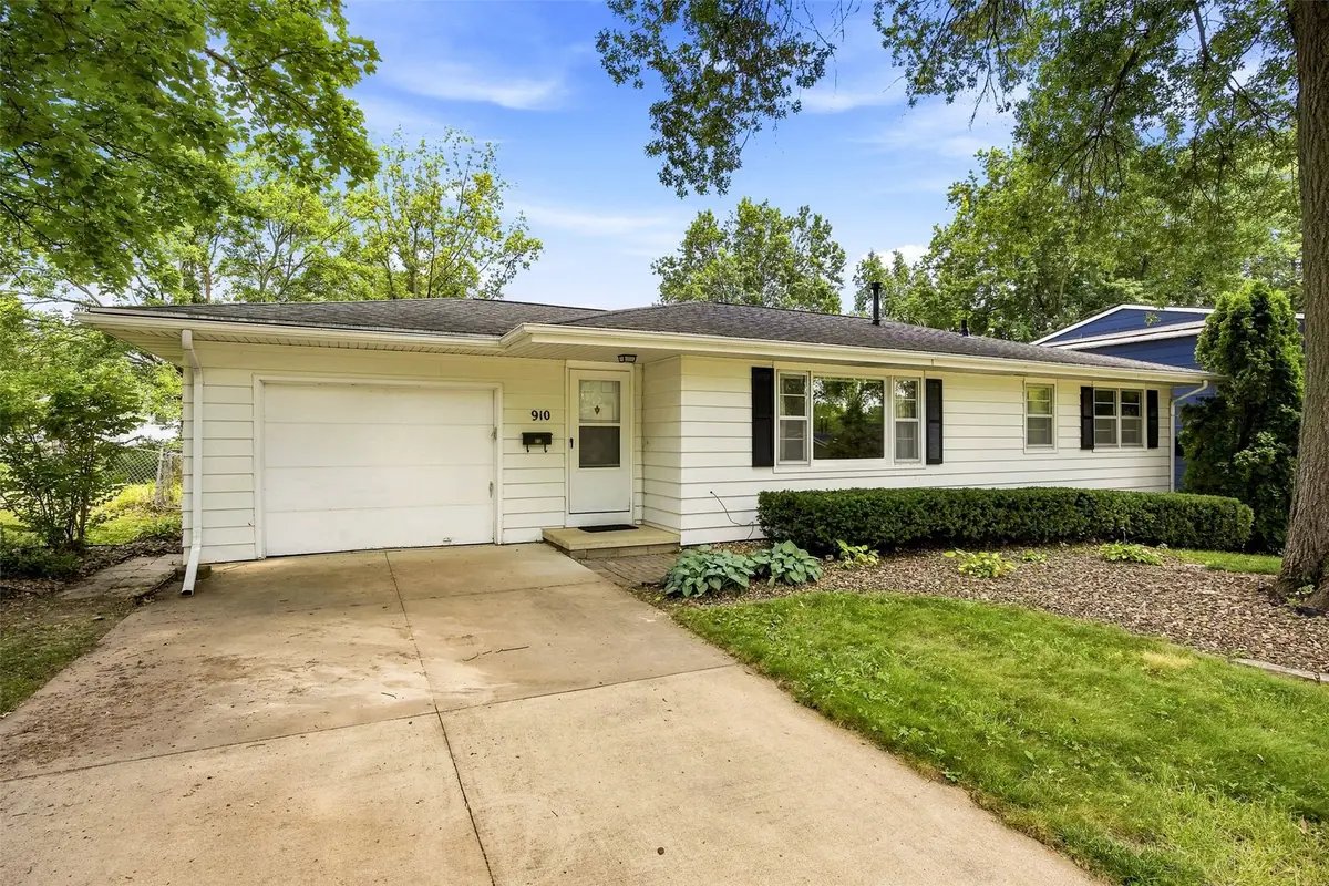 910 Talwrn Court, Iowa City, IA 52246 - #1