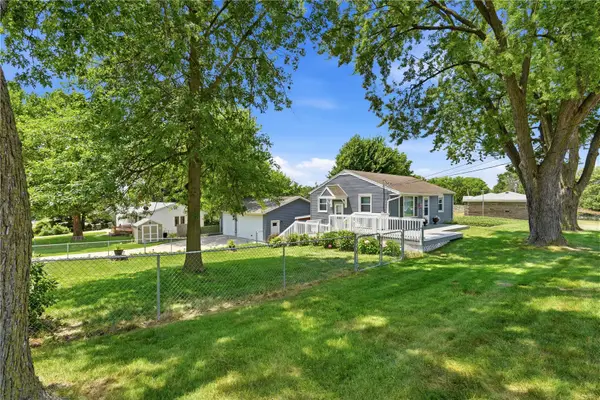 61 29th Avenue Sw, Cedar Rapids, IA 52404