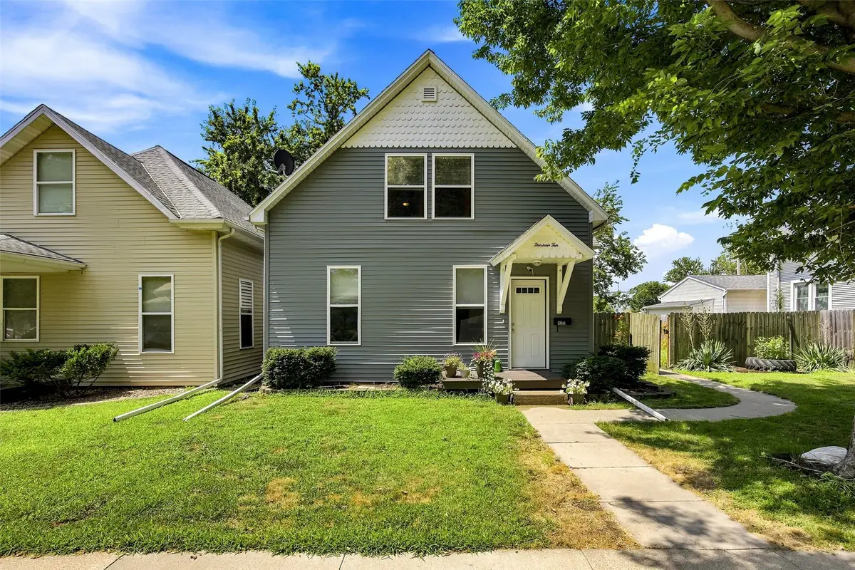 1310 J St Sw, Cedar Rapids, IA 52404 - #1