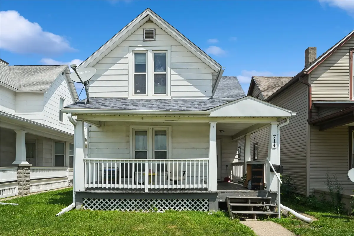 714 E Ave Nw, Cedar Rapids, IA 52405 - #1