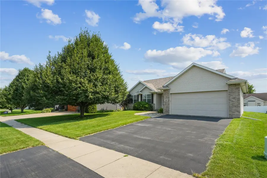 1880 Oak Creek Drive, Marion, IA 52302 - #2