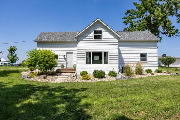 304 Maple Street, Urbana, IA 52213