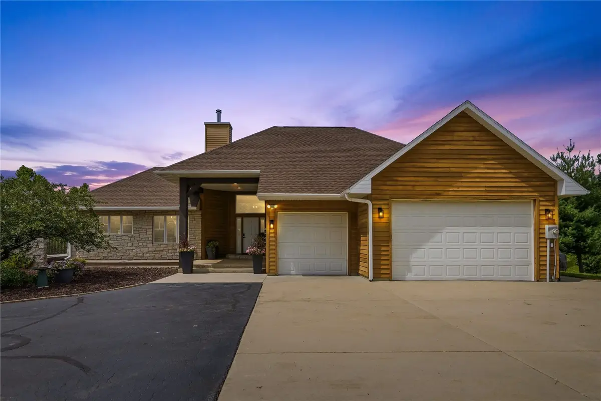 358 Abbotsford Drive, Cedar Rapids, IA 52403 - #1