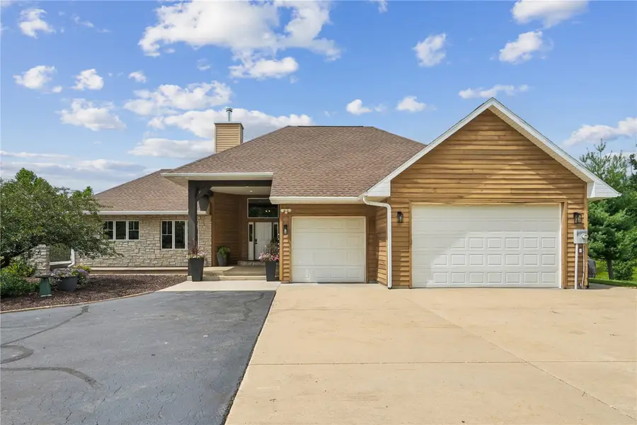 358 Abbotsford Drive, Cedar Rapids, IA 52403 - #2
