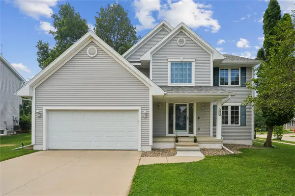 1013 Chesterfield Rd, Cedar Rapids, IA 52402
