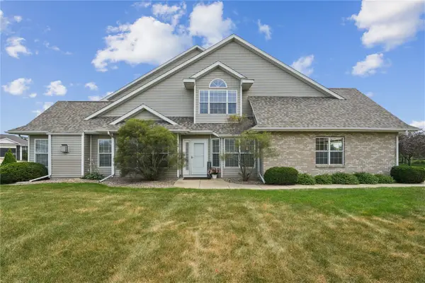 1208 Litchfield Dr Bldg C, Hiawatha, IA 52233