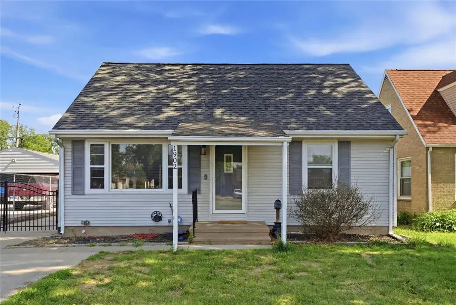 1902 Johnson Avenue Nw, Cedar Rapids, IA 52405 - #2