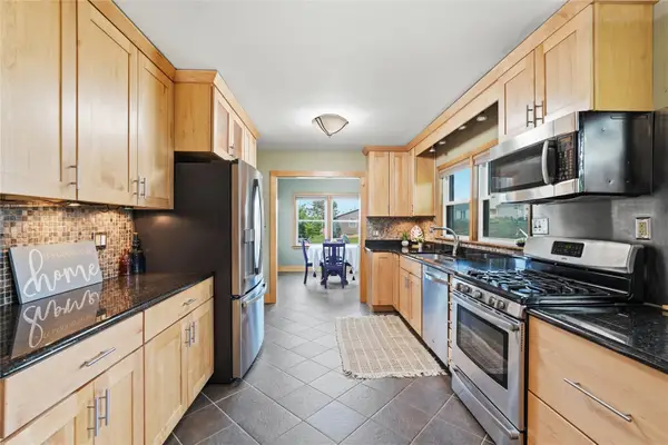 277 21st Avenue Sw, Cedar Rapids, IA 52404