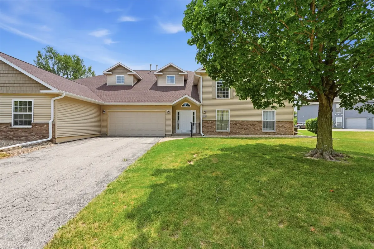 4320 Westchester Drive Ne #A, Cedar Rapids, IA 52402 - #1