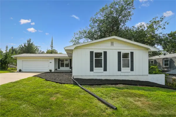 327 Parkland Drive Se, Cedar Rapids, IA 52403