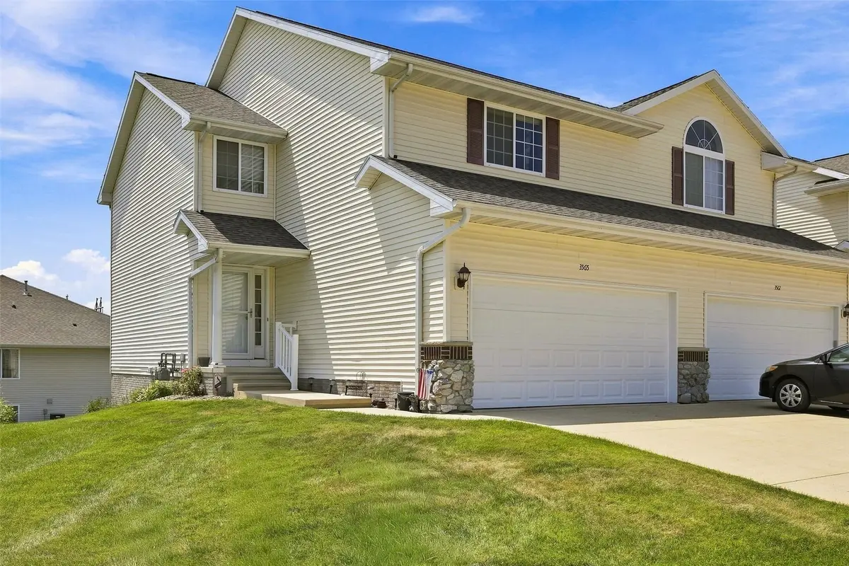 3565 Stoney Point Rd Sw, Cedar Rapids, IA 52404 - #1