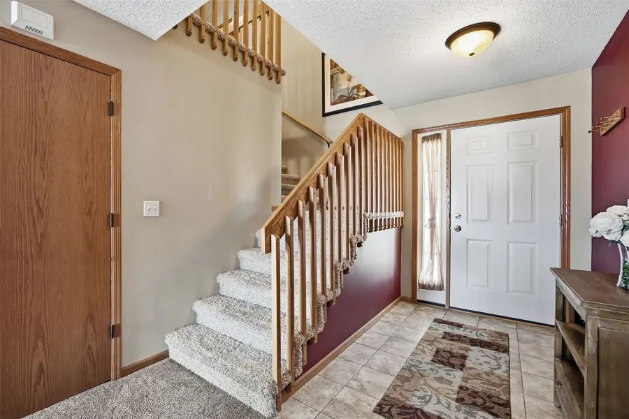 3565 Stoney Point Rd Sw, Cedar Rapids, IA 52404 - #2