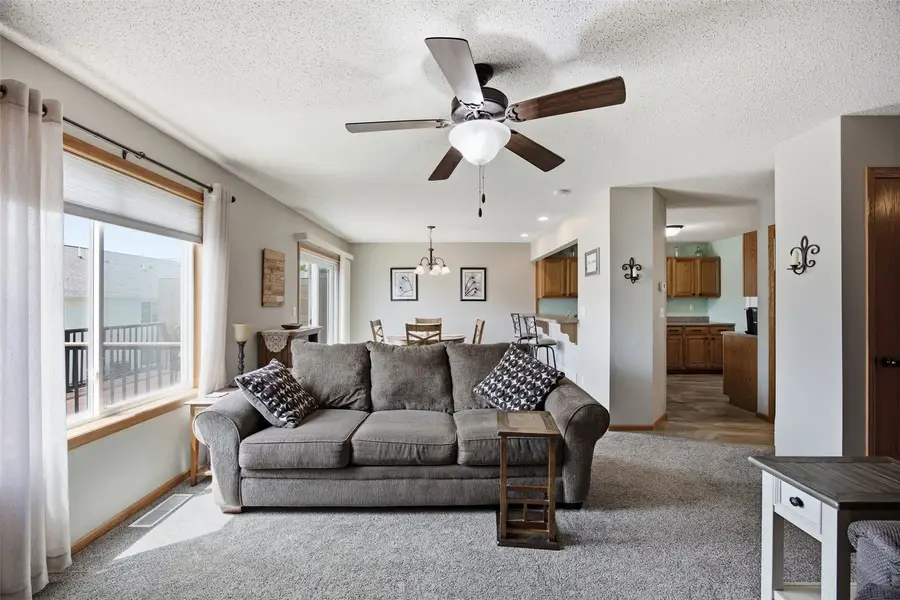 3565 Stoney Point Rd Sw, Cedar Rapids, IA 52404 - #3