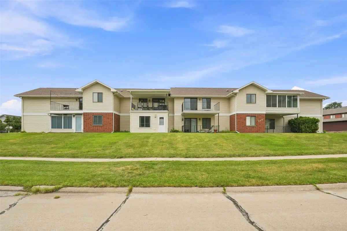 860 Edward Court Se #105, Cedar Rapids, IA 52403 - #1