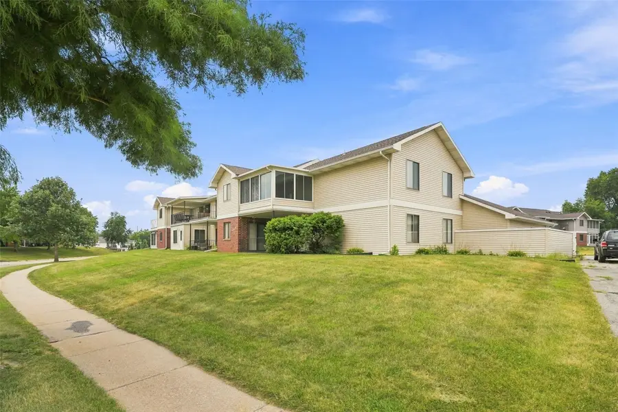 860 Edward Court Se #105, Cedar Rapids, IA 52403 - #2