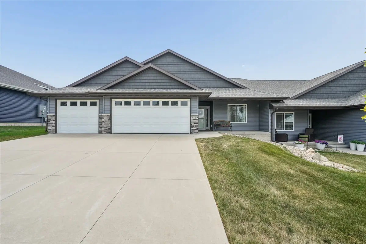 4409 Banar Avenue Sw, Cedar Rapids, IA 52404 - #1
