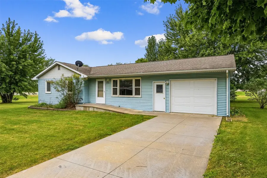 1701 I Avenue, Vinton, IA 52349 - #2
