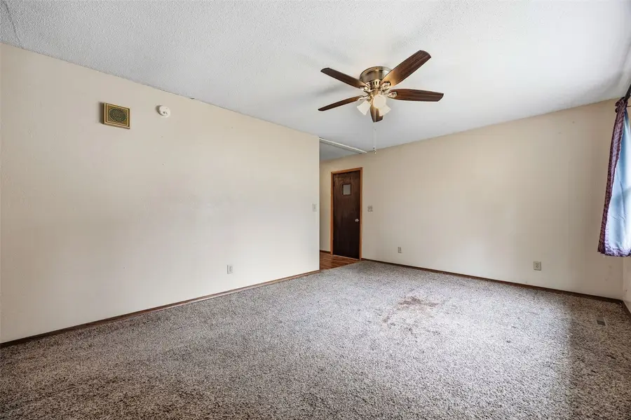 1701 I Avenue, Vinton, IA 52349 - #3