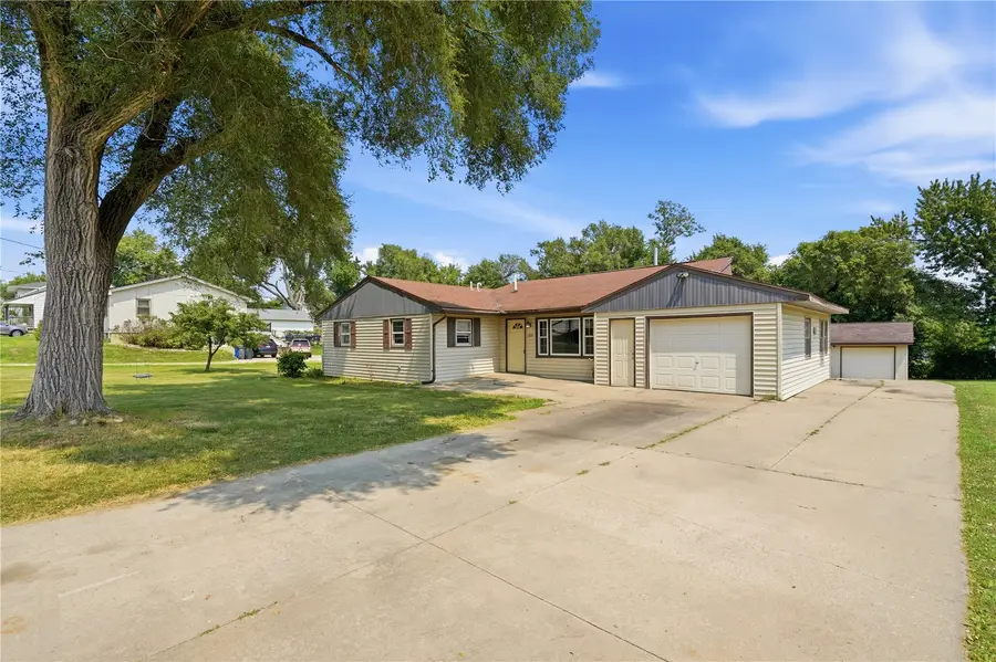 3105 Schaeffer Dr Sw, Cedar Rapids, IA 52404 - #2