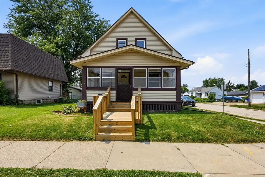 1802 J St Sw, Cedar Rapids, IA 52404 - #2