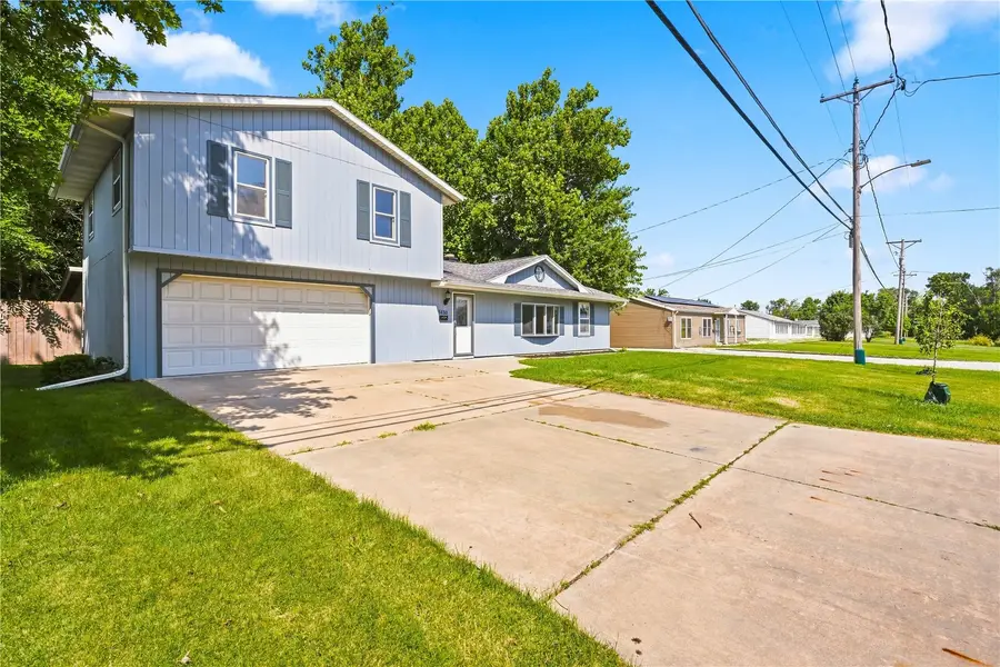 5430 Vermont Street Sw, Cedar Rapids, IA 53404 - #2