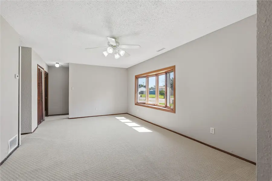 5430 Vermont Street Sw, Cedar Rapids, IA 53404 - #3