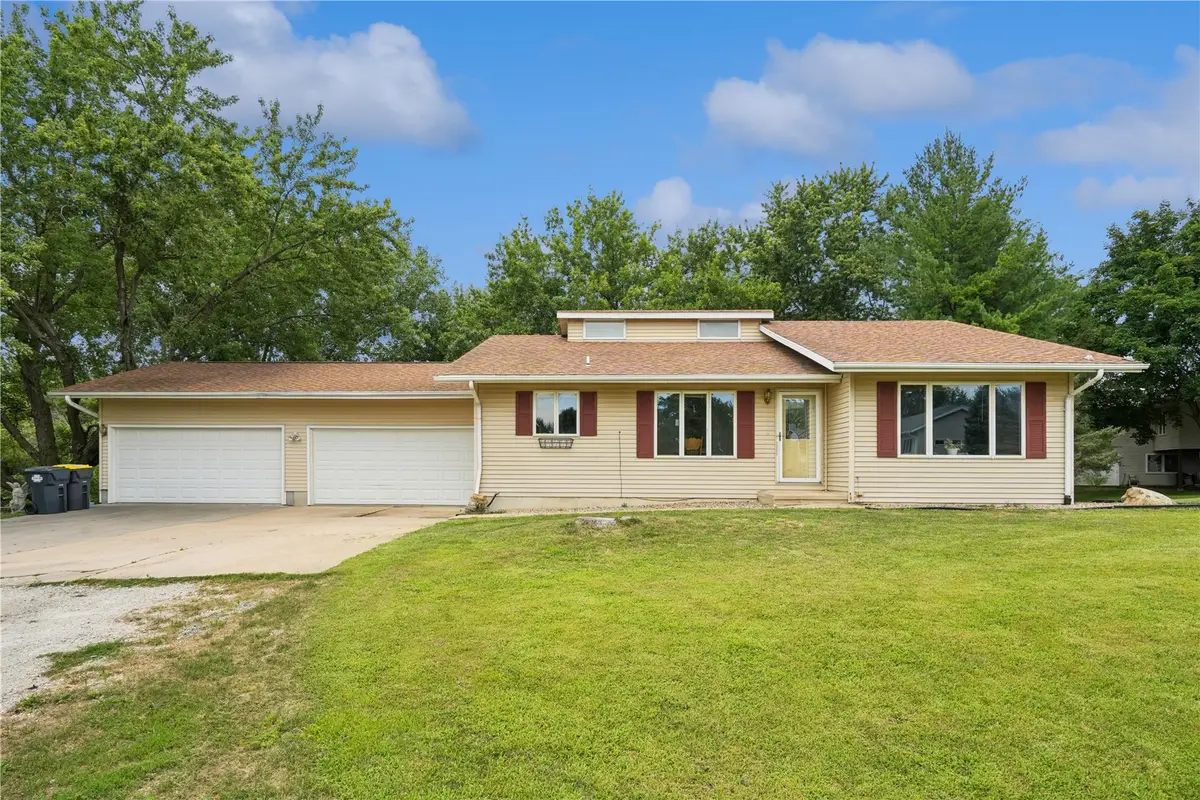 2914 Windy Ridge Road Ne, Swisher, IA 52338 - #1