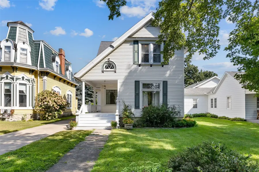 304 E Union Street, Manchester, IA 52057 - #2