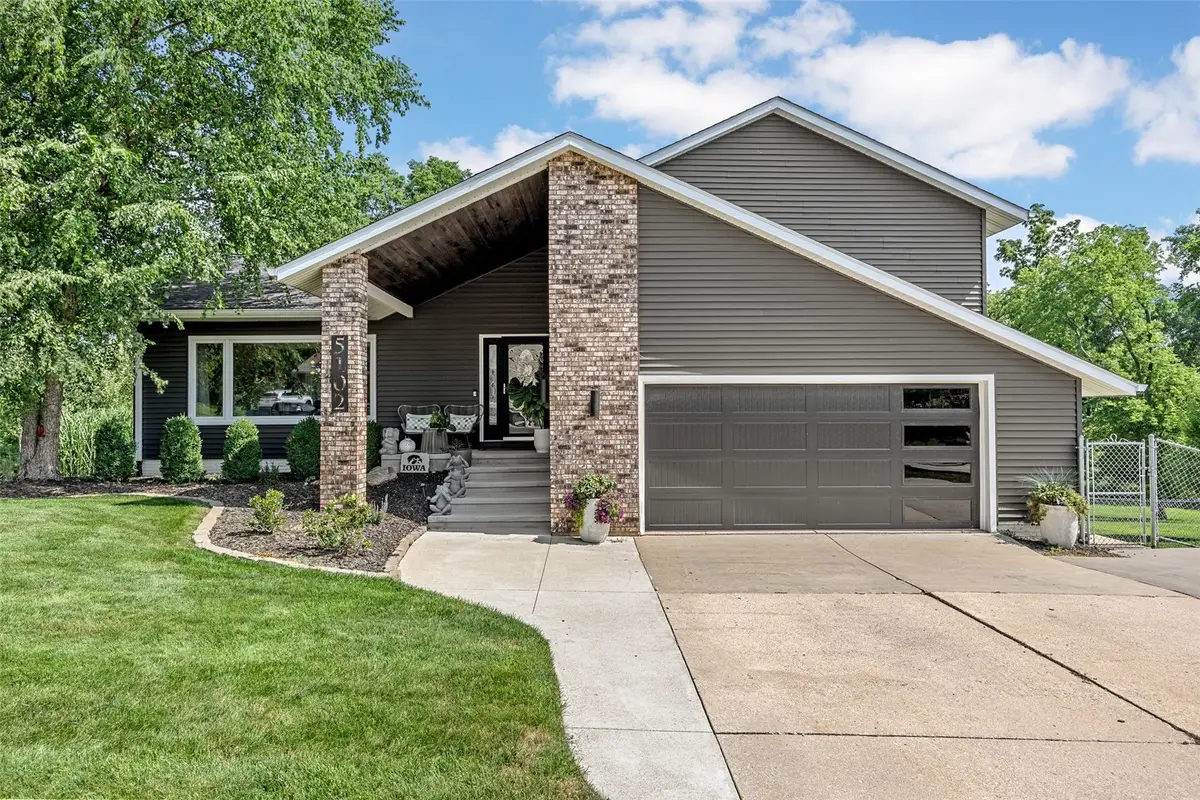 5102 Broadlawn Drive Se, Cedar Rapids, IA 52403 - #1