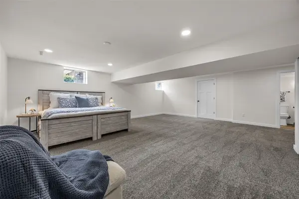 4050 Charter Oak Lane Se, Cedar Rapids, IA 52403