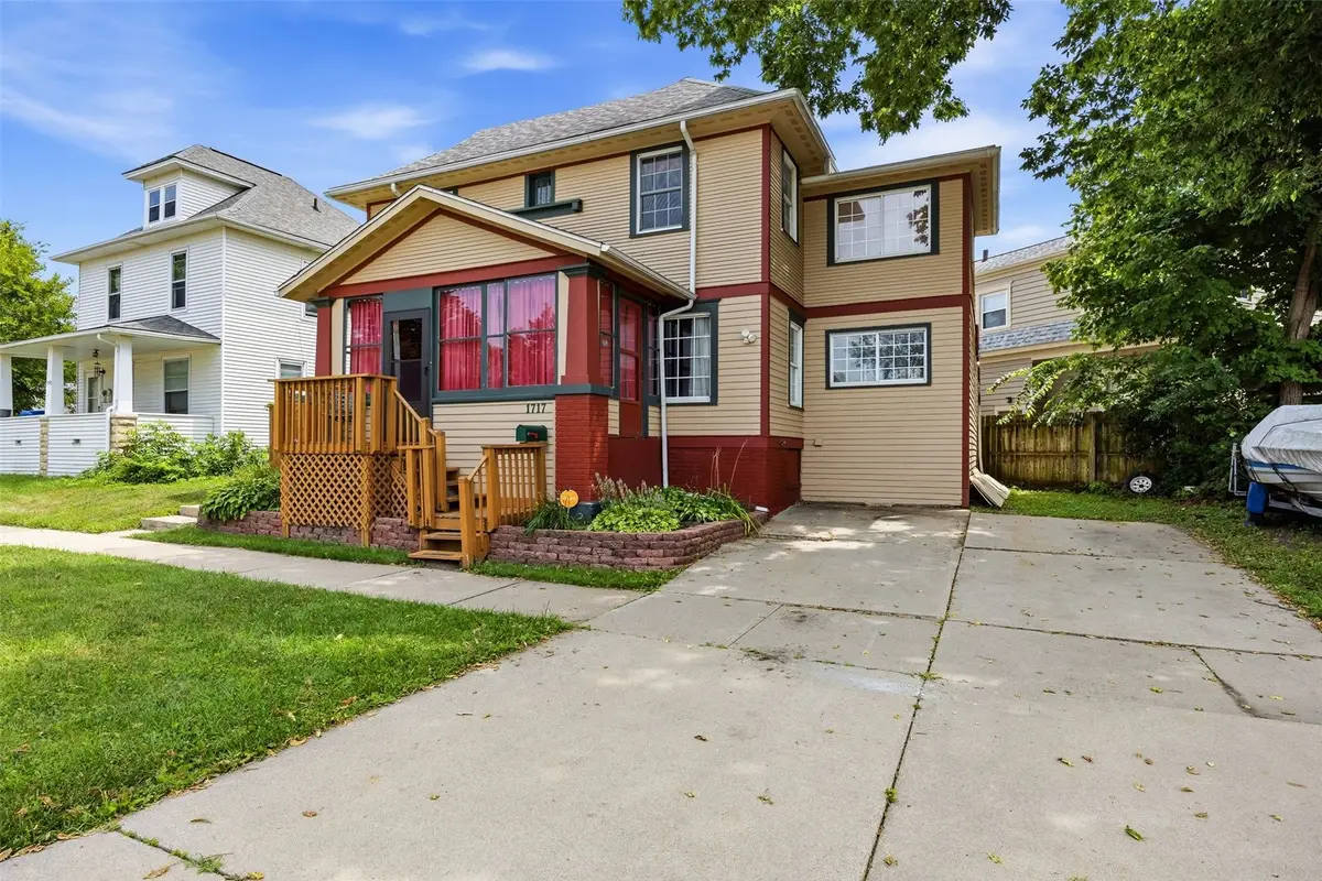 1717 3rd Avenue Se, Cedar Rapids, IA 52403 - #1