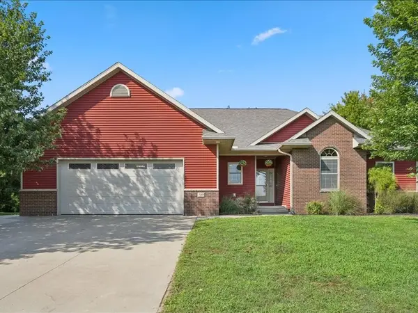 720 Blue Jay Court, Tiffin, IA 52340