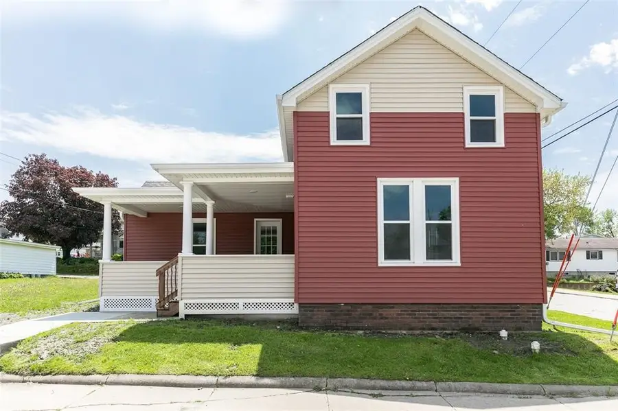 405 W Main Street, Anamosa, IA 52205 - #2