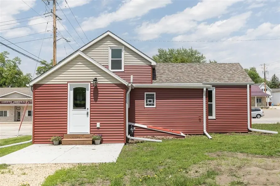 405 W Main Street, Anamosa, IA 52205 - #3