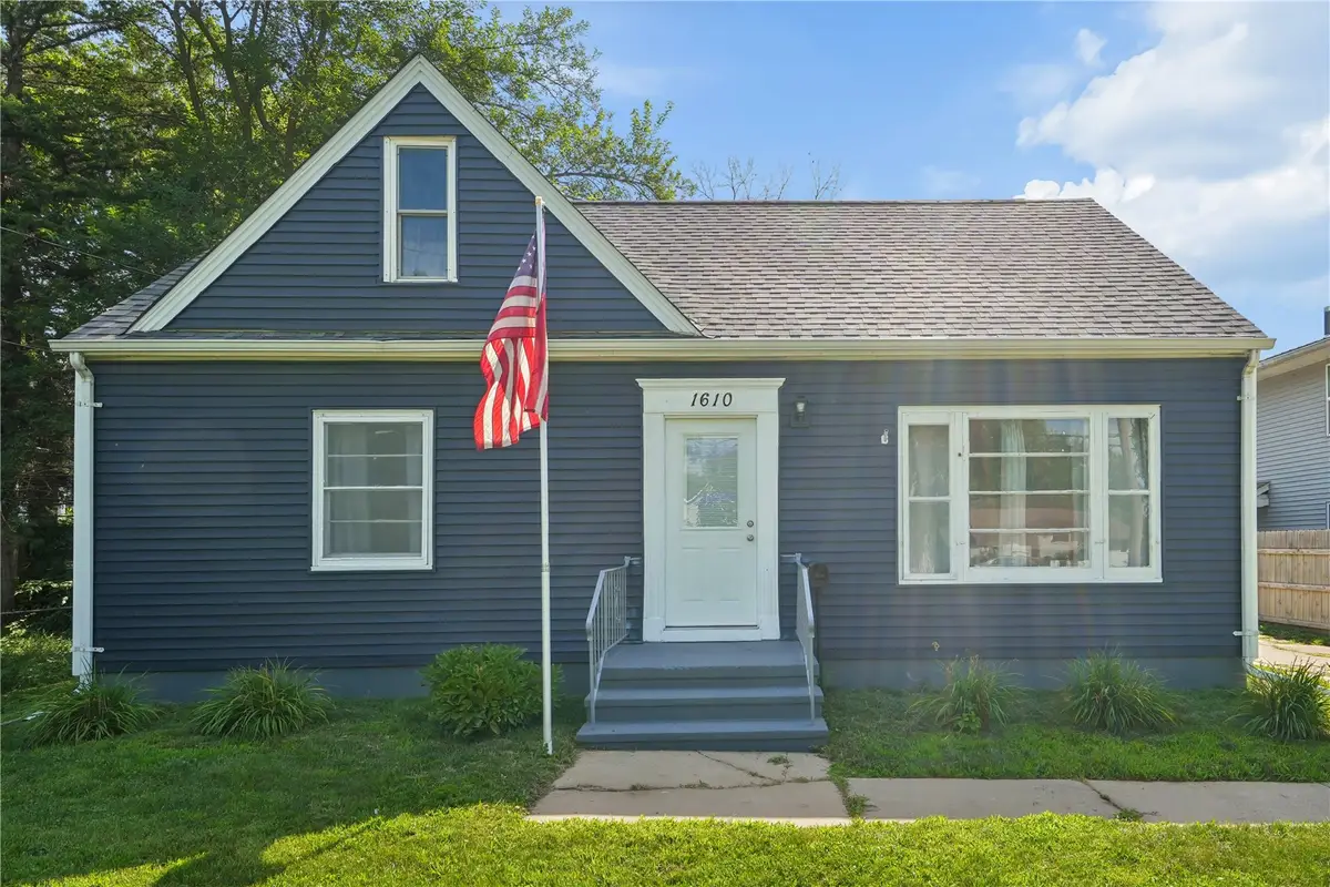 1610 Oakland Road, Cedar Rapids, IA 52402 - #1