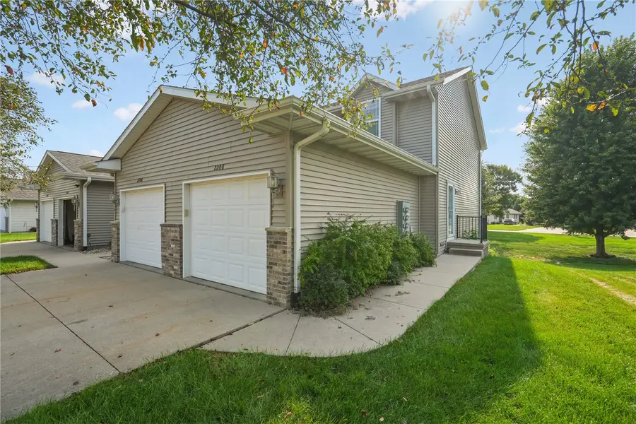 2208 49th St, Marion, IA 52302 - #2