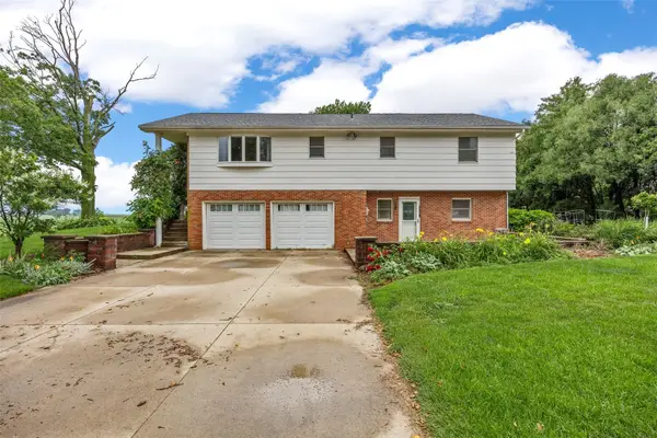 2209 44th Avenue, Homestead, IA 52236