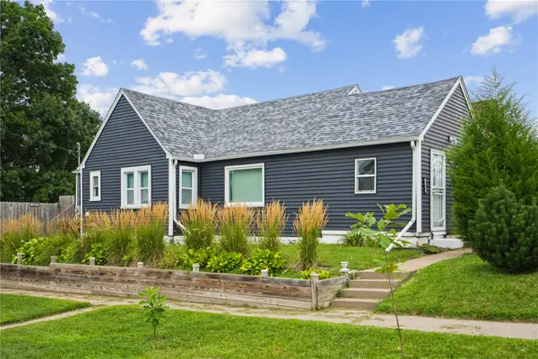 908 8th Ave, Marion, IA 52302
