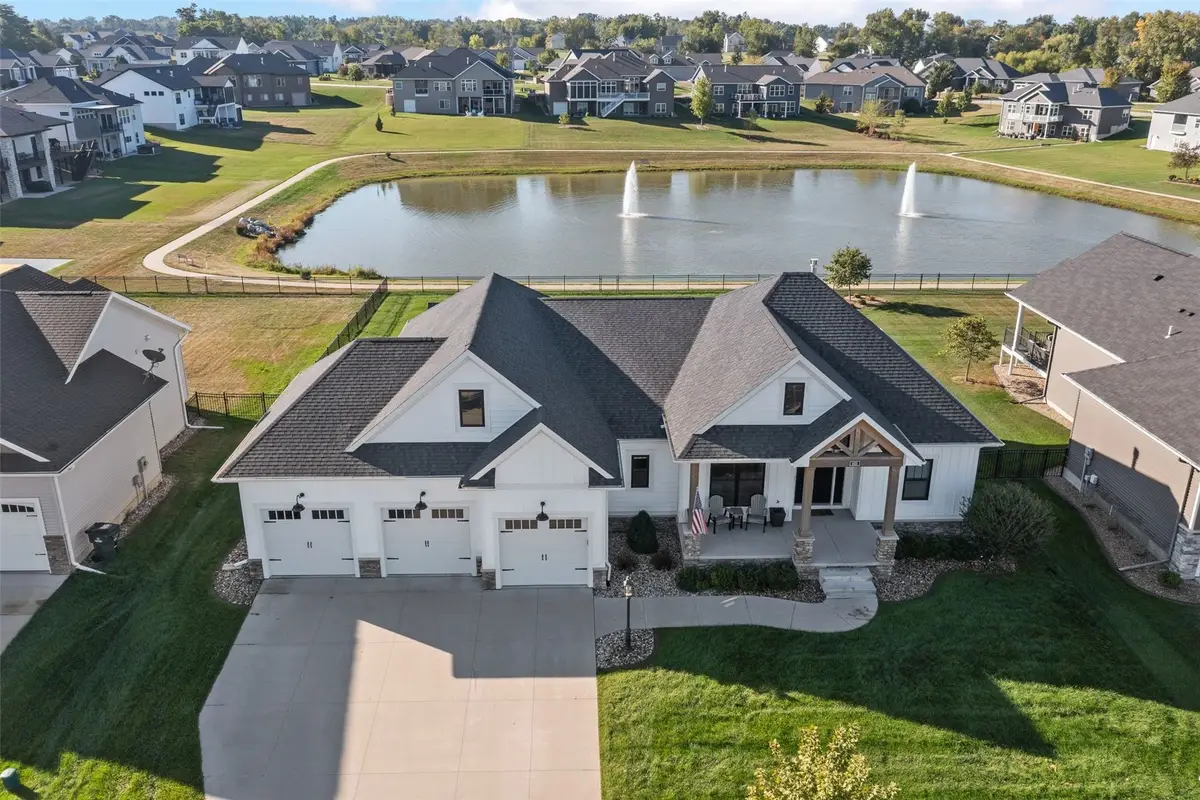 6101 Michael Drive Ne, Cedar Rapids, IA 52411 - #1
