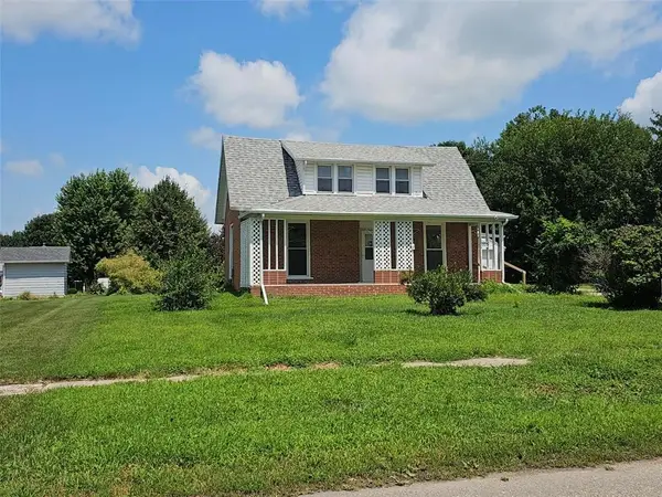 1105 5th Street E, Vinton, IA 52349