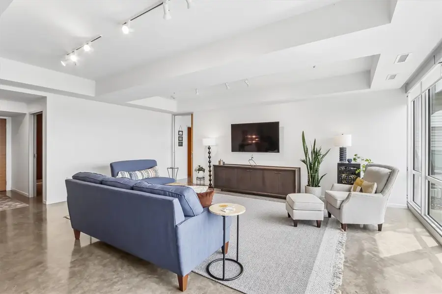 404 E College Street #1407, Iowa City, IA 52240 - #3